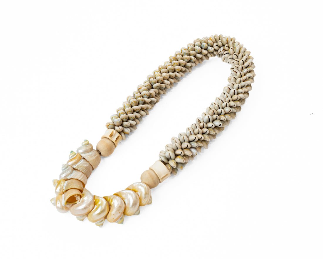 Collar Siput White