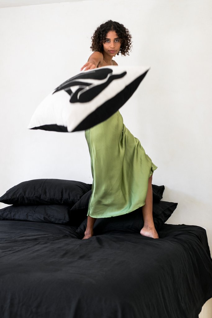 THROW ARABIAN BLACK